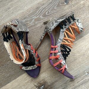 SCHUTZ Strappy heels